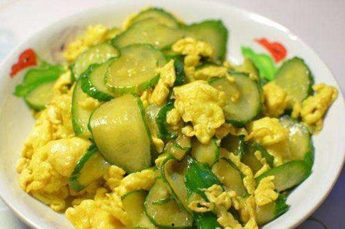 吃鸡瓜的寓意,寓意吉祥，共享丰收喜悦