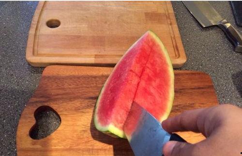 切瓜秘籍夏日优雅吃瓜,切瓜秘籍解锁优雅吃瓜新境界