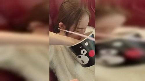 社会小伙吃瓜视频,揭秘娱乐圈幕后真相