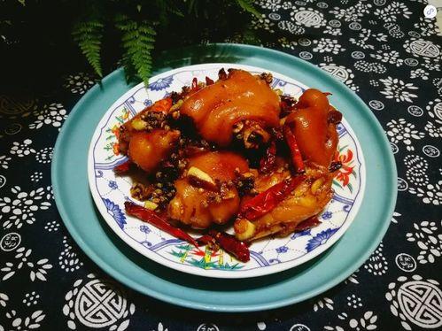 刘大瓜吃麻辣猪蹄,舌尖上的麻辣诱惑