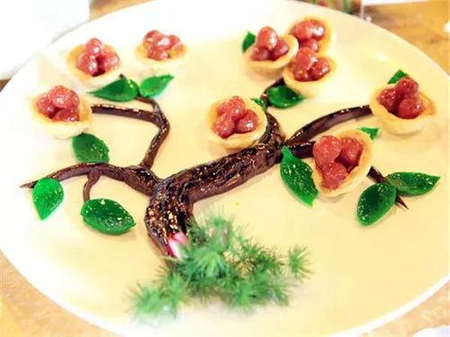 吃瓜美食大测评,探寻夏日消暑佳品，揭秘网红美食真相