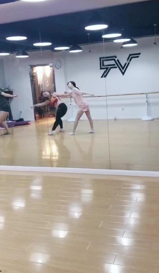 吃瓜舞蹈回放视频,跟随回放视频感受潮流魅力