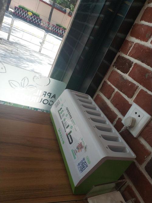 前线人员吃瓜,战地生活中的温馨瞬间