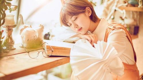 毛晓彤半夜吃瓜