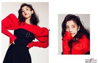 新疆女孩吃瓜图片,女孩品尝甜蜜滋味，共享丰收喜悦