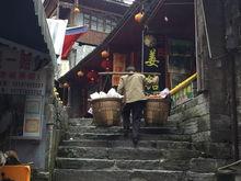 芙蓉古镇吃瓜,消暑解馋的古镇风情