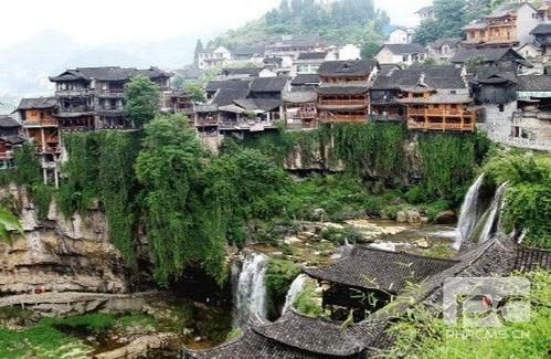 芙蓉古镇吃瓜,消暑解馋的古镇风情