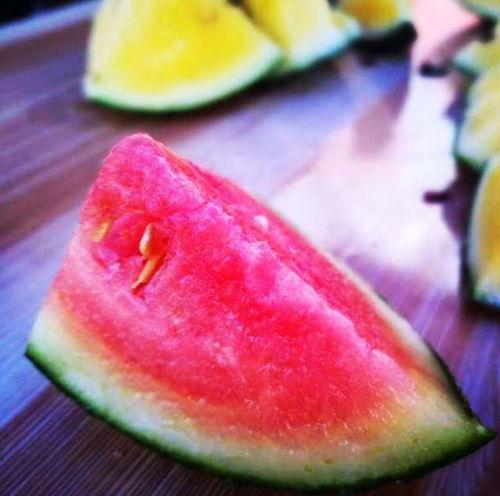 镇海大厦吃瓜,吃瓜群众揭秘神秘事件