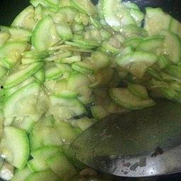 吃瓜小李云南,吃瓜小李的云南美食之旅